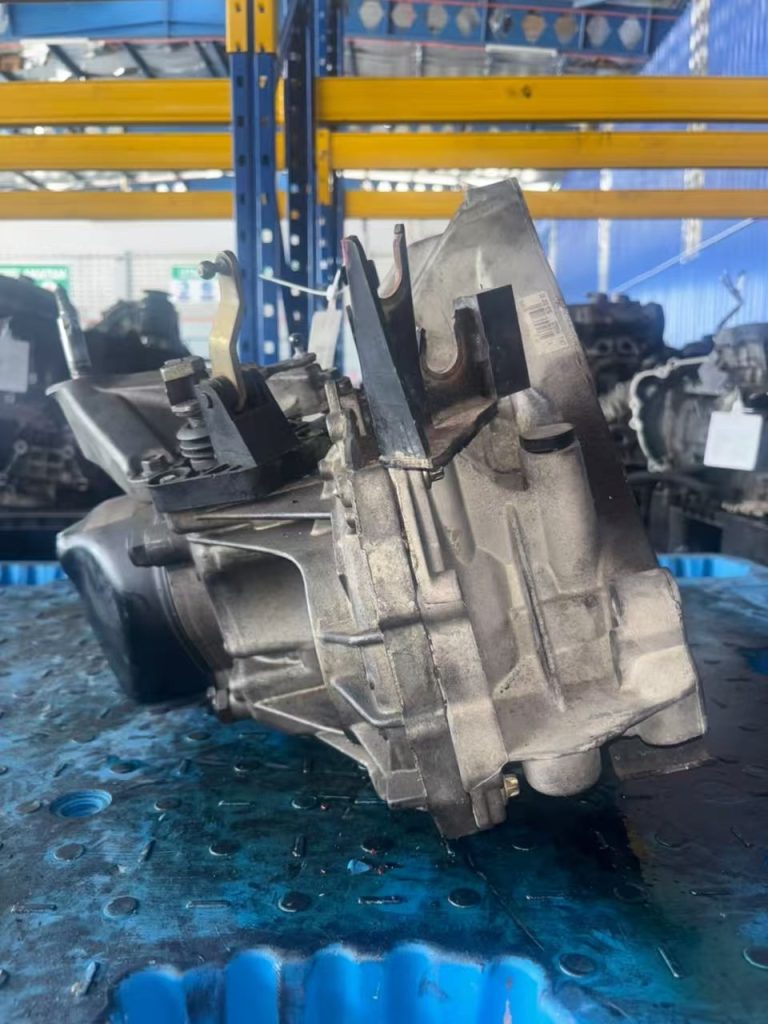 AATF108I12500 NISSAN RS5F91R 5MT TRANSMISSION 1