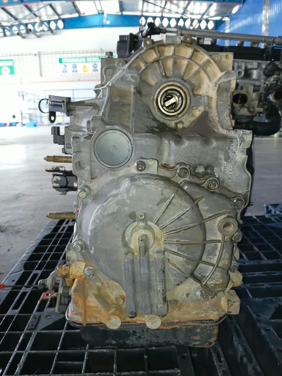 NAZA F4A42 TRANSMISSION AUTO